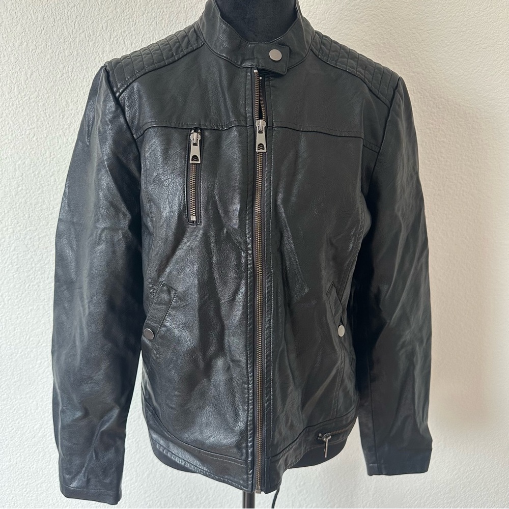 Fahsyee Black‎ Faux Leather Jacket Large